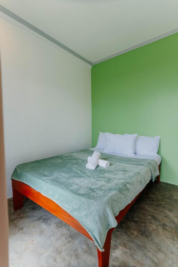 Kawayan Hostel Хенераль-Луна Екстер'єр фото